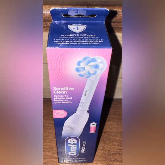 Oral-B ProClean CrossAction Battery Powered Electric Toothbrush Sensitive Clean - Picture 4 of 8